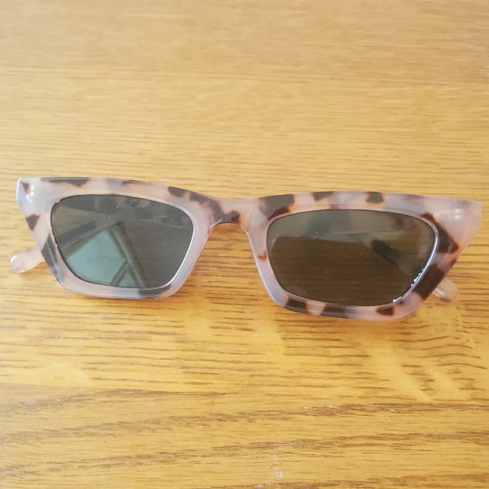 Leopard Print Sunglasses - Picture 3 of 5
